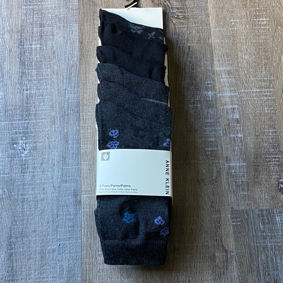 Other - BNWT Crew Socks